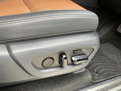 2025 Lexus GX photo 5