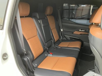 2025 Lexus GX photo 8