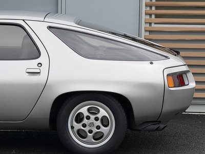 1981 Porsche 928 照片 24