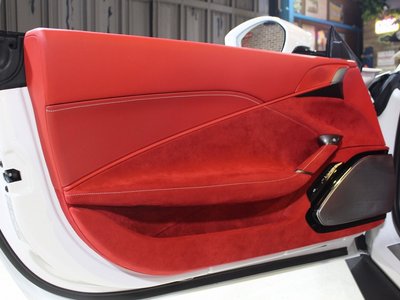 صورة 38 لـ 2024 Ferrari ROMA SPIDER