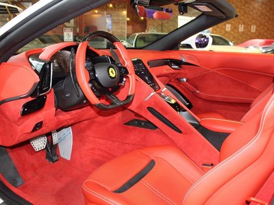 صورة 40 لـ 2024 Ferrari ROMA SPIDER