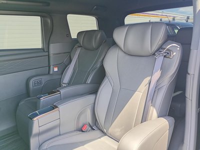 صورة 57 لـ 2025 Toyota ALPHARD