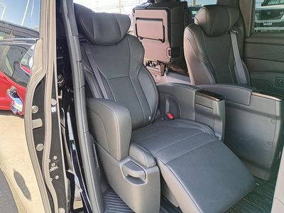 صورة 71 لـ 2025 Toyota ALPHARD