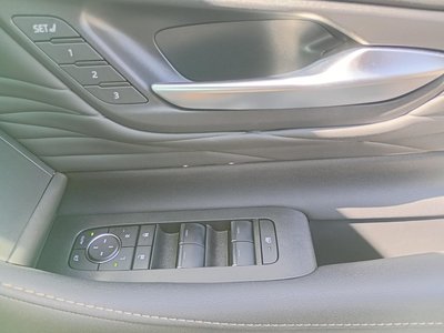 صورة 41 لـ 2025 Toyota ALPHARD