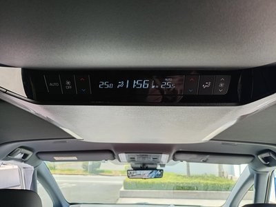 صورة 63 لـ 2025 Toyota ALPHARD