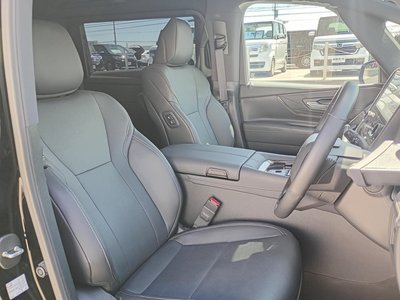 صورة 50 لـ 2025 Toyota ALPHARD