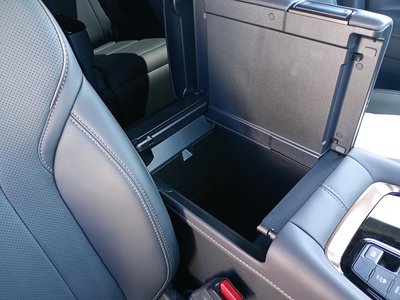 صورة 53 لـ 2025 Toyota ALPHARD