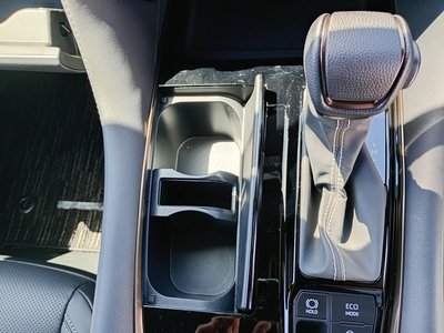 صورة 48 لـ 2025 Toyota ALPHARD
