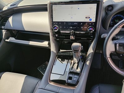 صورة 43 لـ 2025 Toyota ALPHARD