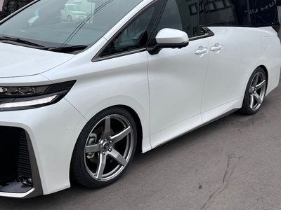 2026 Toyota VELLFIRE — фото 13