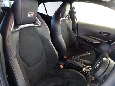 صورة 10 لـ 2023 Toyota GR COROLLA