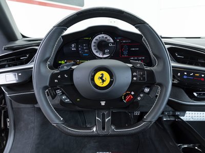 2021 Ferrari SF90 STRADALE — фото 13
