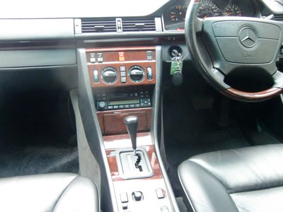 صورة 18 لـ 1994 Mercedes-BENZ E-CLASS