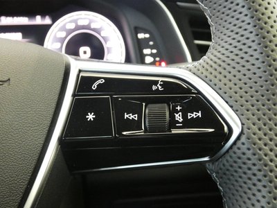 صورة مصغرة 61 لـ 2025 AUDI S6