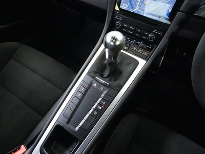 صورة مصغرة 35 لـ 2023 Porsche 718