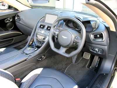 صورة 30 لـ 2022 Aston Martin DBS SUPERLEGGERA VOLANTE