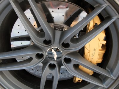 صورة 43 لـ 2022 Aston Martin DBS SUPERLEGGERA VOLANTE