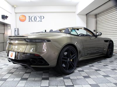صورة 10 لـ 2022 Aston Martin DBS SUPERLEGGERA VOLANTE