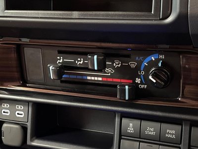 2025 Toyota LAND CRUISER 70 thumbnail 41