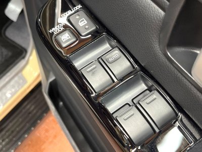 2025 Toyota LAND CRUISER 70 thumbnail 30