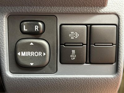 2025 Toyota LAND CRUISER 70 thumbnail 32