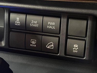 2025 Toyota LAND CRUISER 70 thumbnail 43