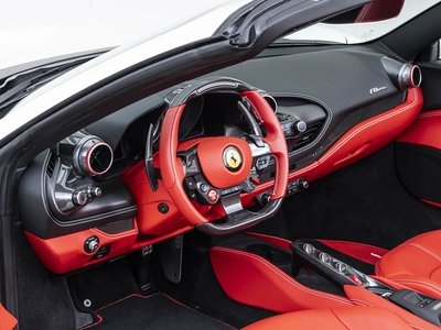 صورة 15 لـ 2023 Ferrari F8 SPIDER