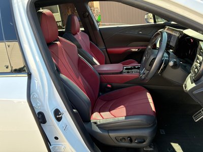 2023 Lexus RX — миниатюра 57