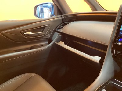 صورة 40 لـ 2025 Toyota ALPHARD