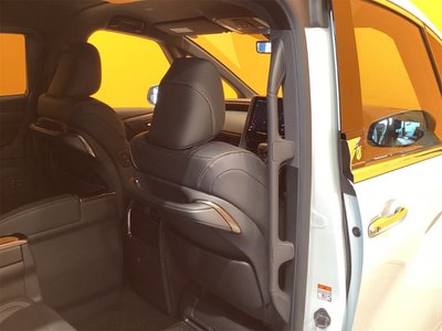 صورة 26 لـ 2025 Toyota ALPHARD