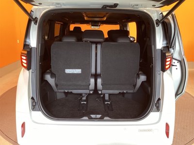 صورة 21 لـ 2025 Toyota ALPHARD