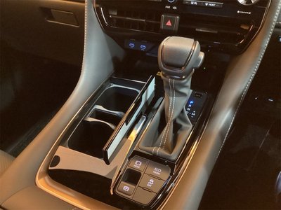 صورة 37 لـ 2025 Toyota ALPHARD