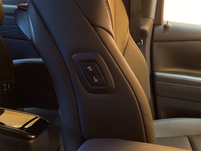 صورة 42 لـ 2025 Toyota ALPHARD