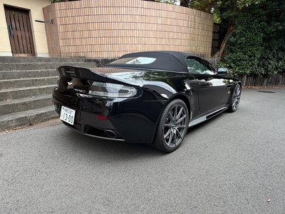 2018 Aston Martin V12 VANTAGE ROADSTER 照片 11