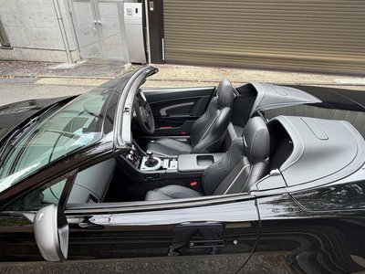 2018 Aston Martin V12 VANTAGE ROADSTER 照片 6