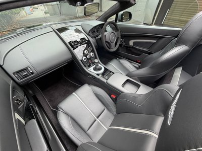 2018 Aston Martin V12 VANTAGE ROADSTER 照片 16