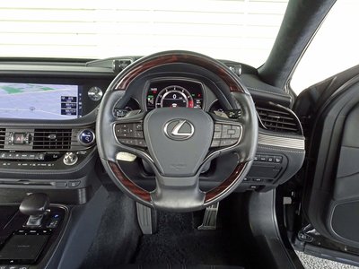 2017 Lexus LS — фото 24