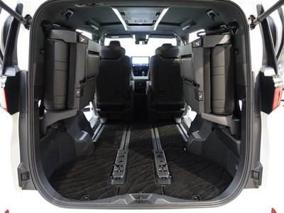 2025 Toyota ALPHARD — фото 31