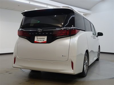 2025 Toyota ALPHARD — фото 8