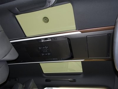 2025 Toyota ALPHARD — фото 30