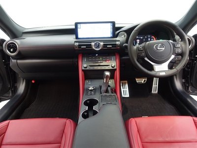 صورة 9 لـ 2023 Lexus RC