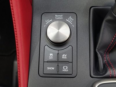 صورة 18 لـ 2023 Lexus RC