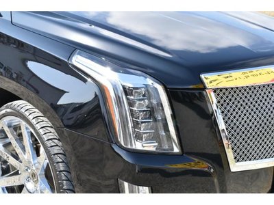 2015 Cadillac ESCALADE photo 4