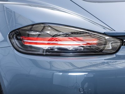 2018 Porsche 718 thumbnail 40