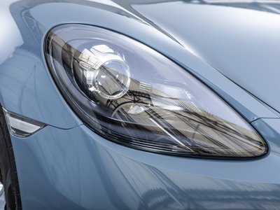 2018 Porsche 718 thumbnail 19