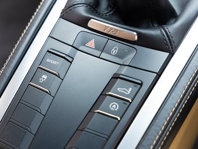 2018 Porsche 718 photo 7