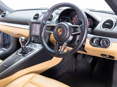 2018 Porsche 718 thumbnail 46