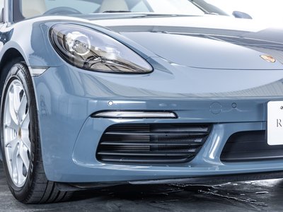 2018 Porsche 718 thumbnail 17