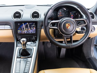 2018 Porsche 718 thumbnail 44