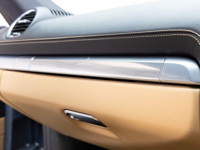 2018 Porsche 718 photo 8